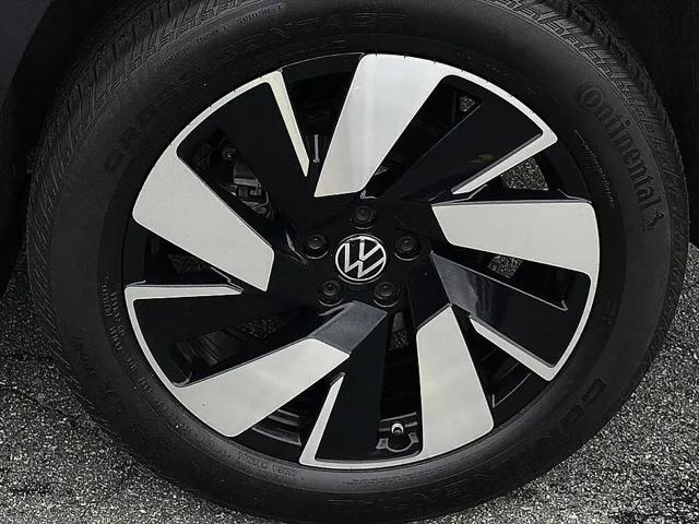 2024 Volkswagen Atlas Cross Sport 2.0T SE w/Technology
