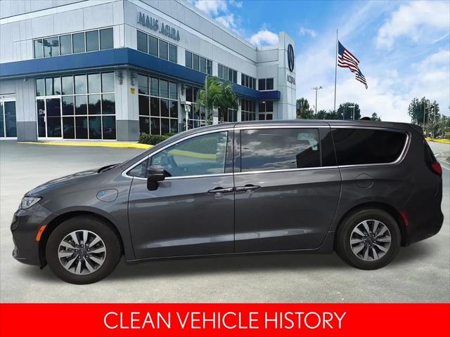 2023 Chrysler Pacifica Hybrid Touring L