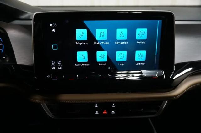 2026 Volkswagen Atlas Cross Sport SE with Technology
