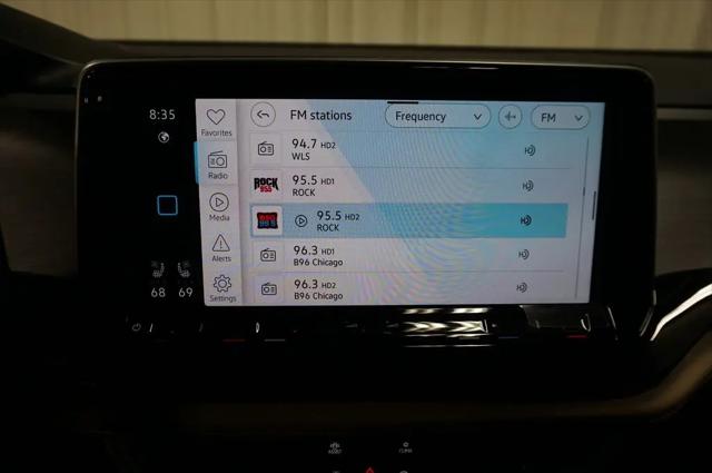 2026 Volkswagen Atlas Cross Sport SE with Technology