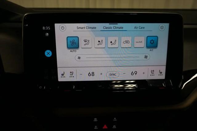 2026 Volkswagen Atlas Cross Sport SE with Technology