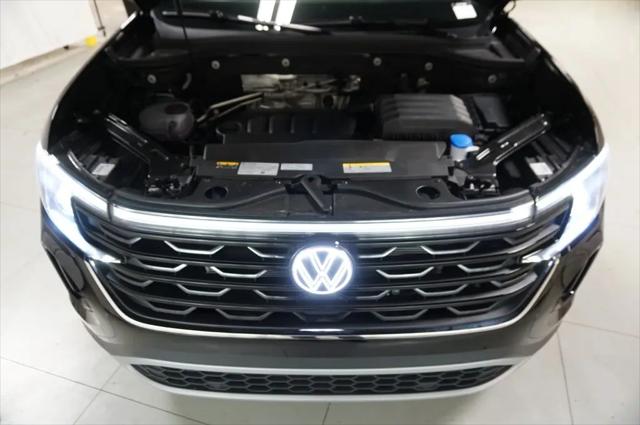 2026 Volkswagen Atlas Cross Sport SE with Technology