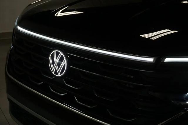 2026 Volkswagen Atlas Cross Sport SE with Technology