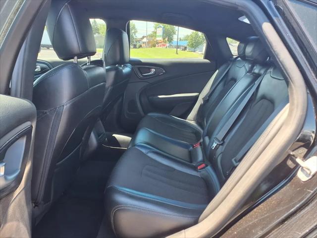 2015 Chrysler 200 S
