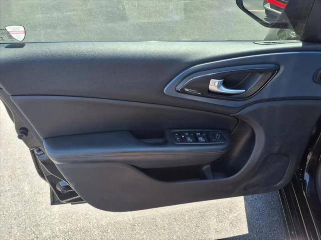 2015 Chrysler 200 S