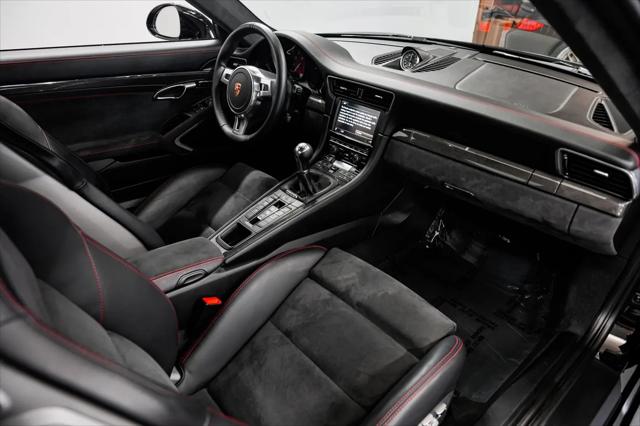 2016 Porsche 911 Carrera GTS
