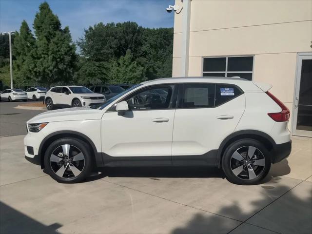 2019 Volvo XC40 T5 Momentum