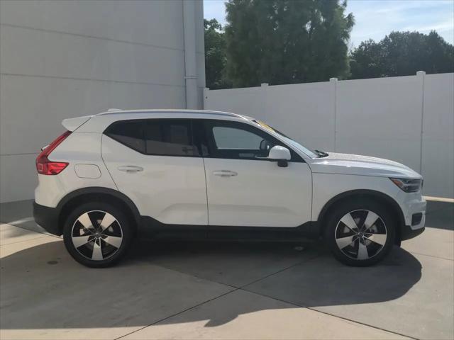 2019 Volvo XC40 T5 Momentum