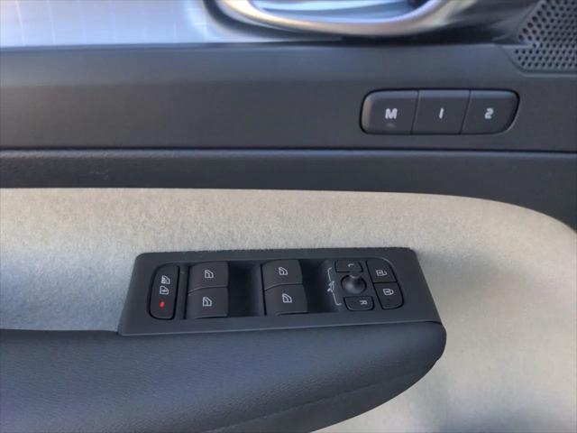 2019 Volvo XC40 T5 Momentum