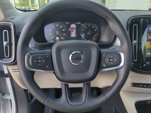 2019 Volvo XC40 T5 Momentum