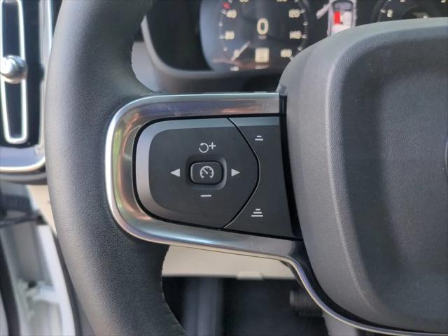 2019 Volvo XC40 T5 Momentum