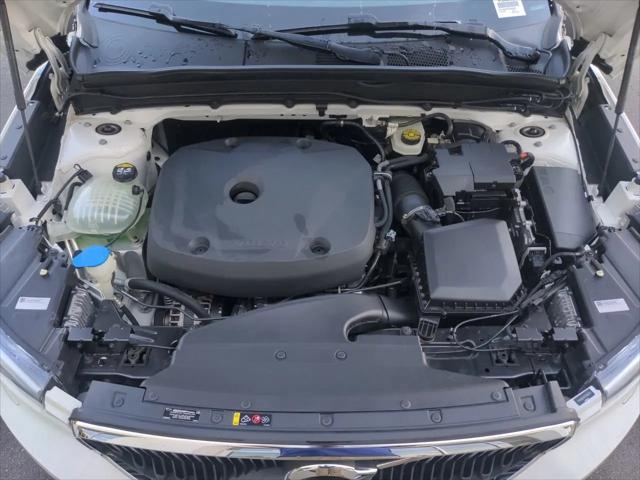 2019 Volvo XC40 T5 Momentum
