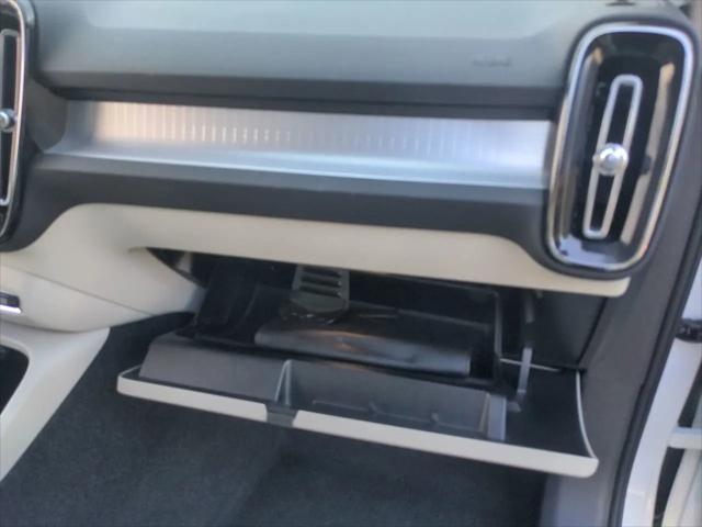 2019 Volvo XC40 T5 Momentum