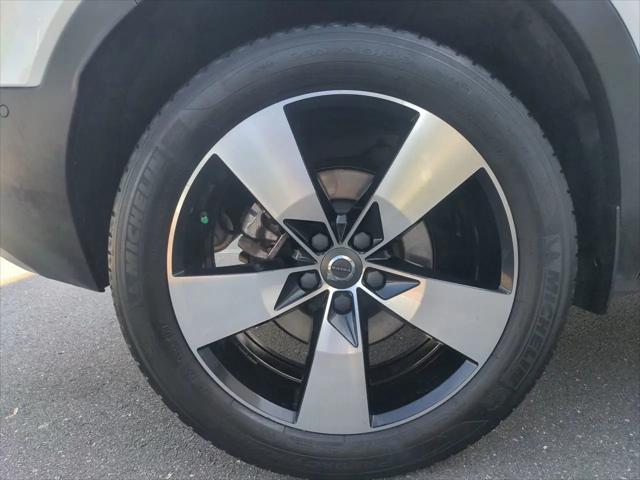 2019 Volvo XC40 T5 Momentum