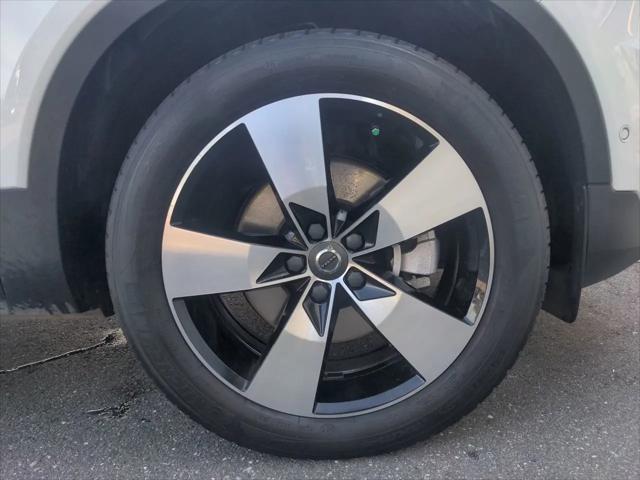 2019 Volvo XC40 T5 Momentum