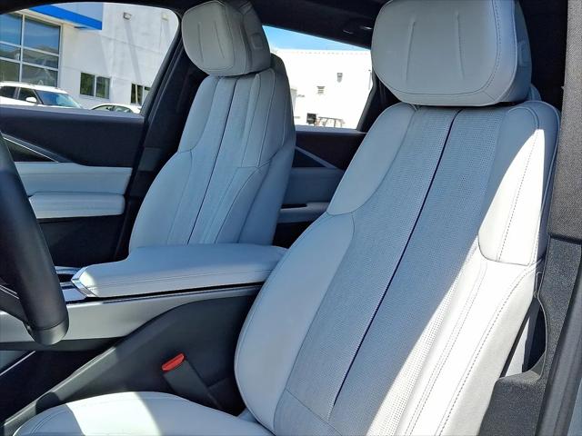 2024 Cadillac iQ Luxury w/1SC