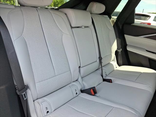 2024 Cadillac iQ Luxury w/1SC