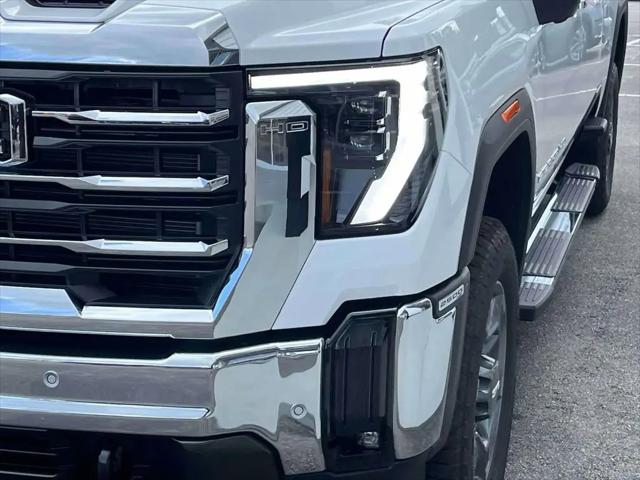2026 GMC Sierra 2500HD Crew Cab, Standard Bed, SLT, 4WD