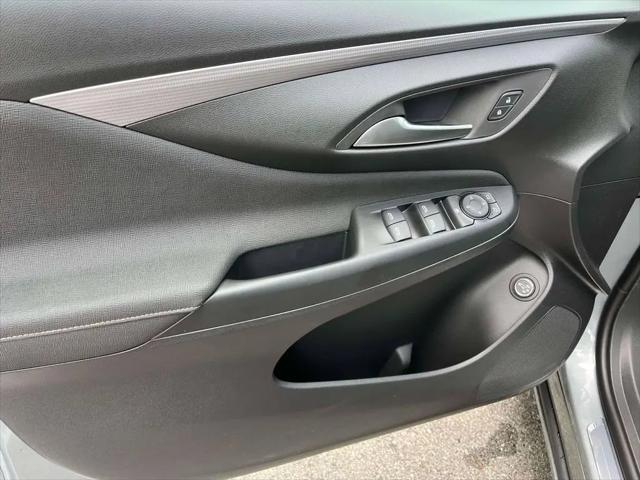 2026 Buick NV Avenir FWD