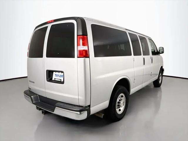 2023 Chevrolet Express Passenger RWD 2500 Regular Wheelbase LS
