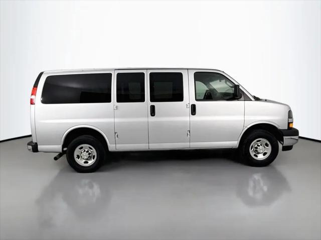2023 Chevrolet Express Passenger RWD 2500 Regular Wheelbase LS
