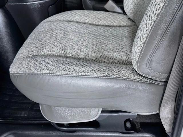 2023 Chevrolet Express Passenger RWD 2500 Regular Wheelbase LS