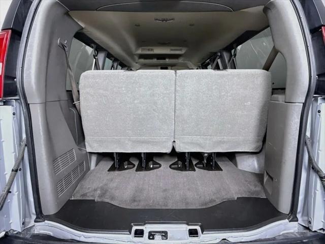 2023 Chevrolet Express Passenger RWD 2500 Regular Wheelbase LS