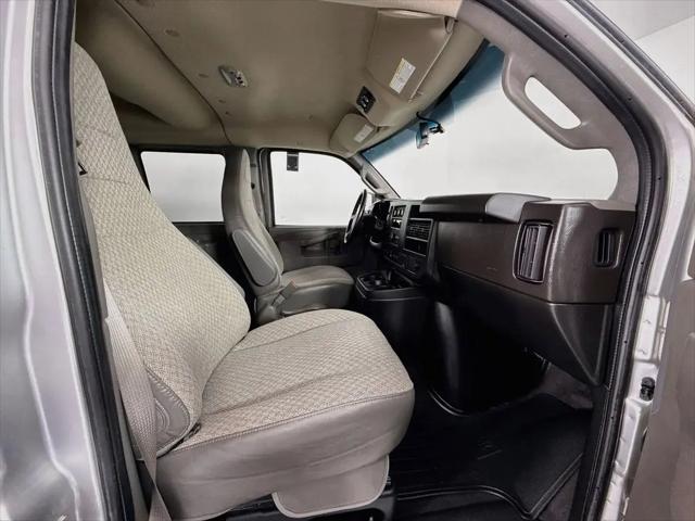 2023 Chevrolet Express Passenger RWD 2500 Regular Wheelbase LS