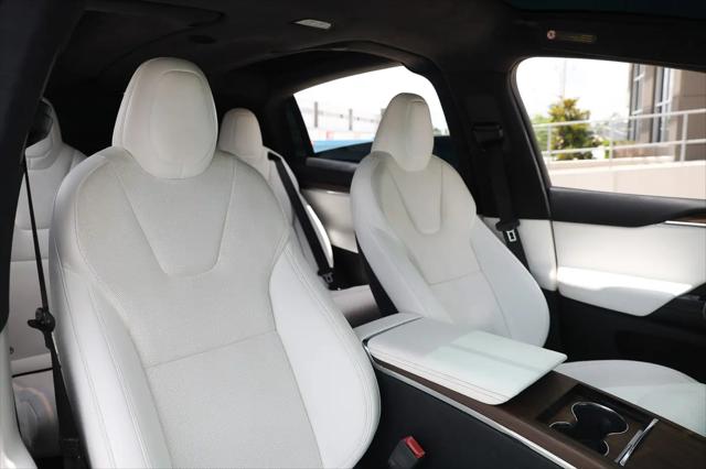 2022 Tesla Model X Dual Motor All-Wheel Drive