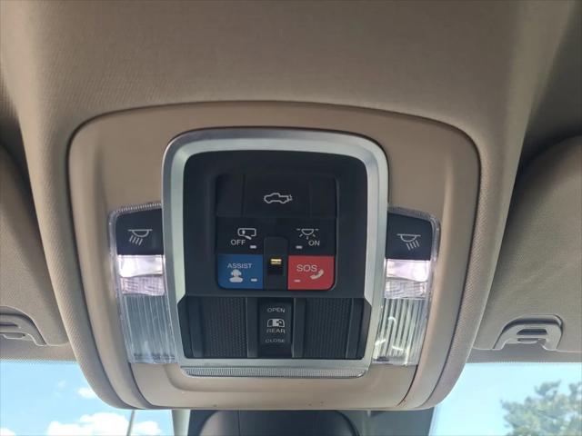 2019 Ram 1500 Laramie Crew Cab 4x4 5'7" Box