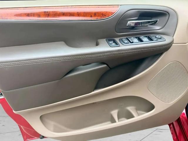 2016 Chrysler Town & Country Touring