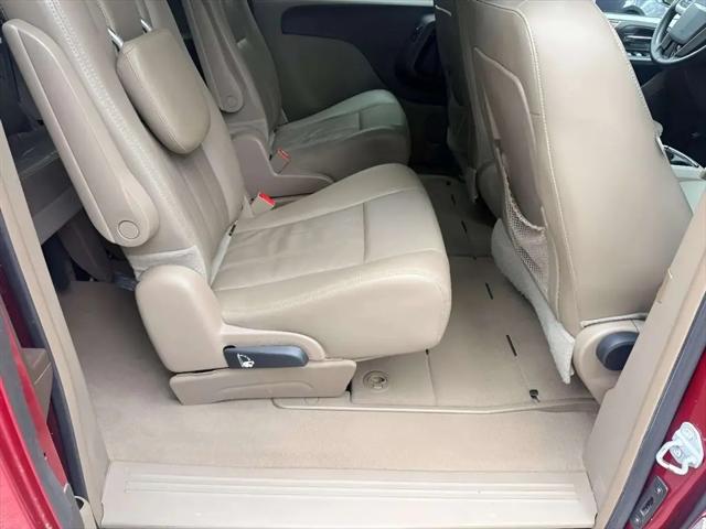 2016 Chrysler Town & Country Touring