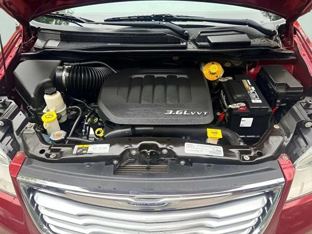 2016 Chrysler Town & Country Touring