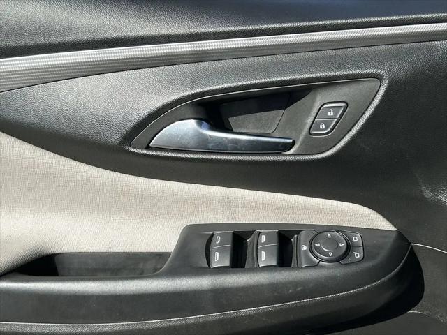 2024 Buick NV Avenir FWD
