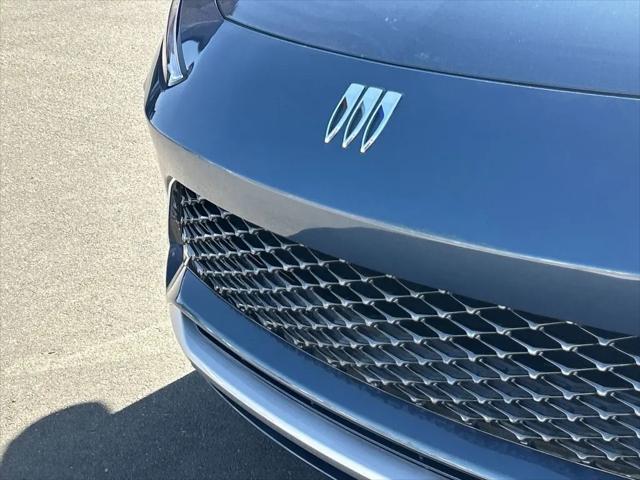 2024 Buick NV Avenir FWD
