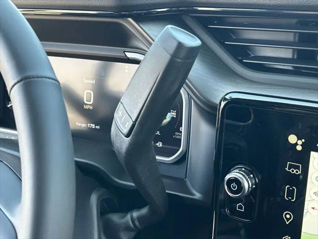 2026 GMC Sierra 2500HD Crew Cab, Standard Bed, AT4, 4WD
