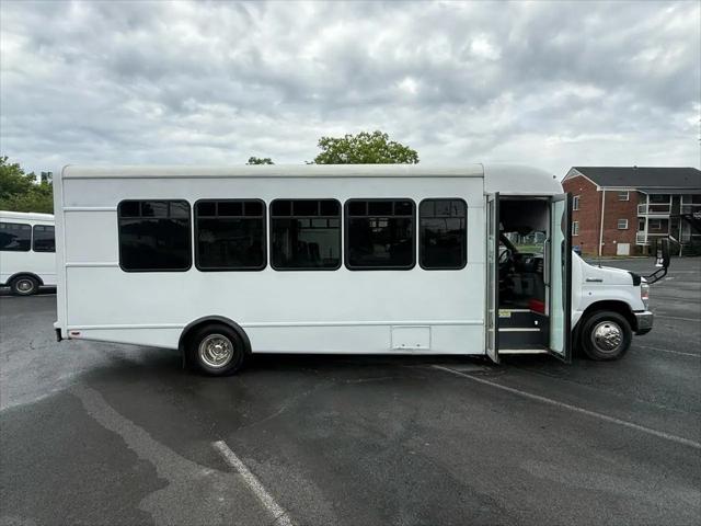 2019 Ford E-450 Cutaway E-450