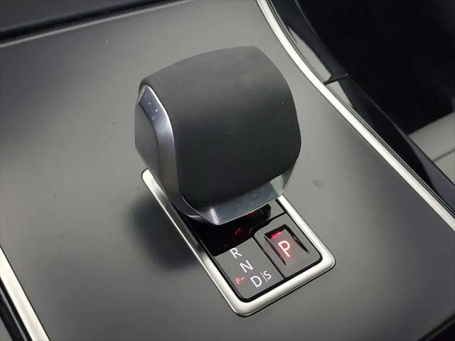 2024 Land Rover Range Rover Velar P250 Dynamic SE