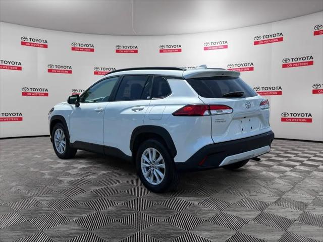 2024 Toyota Corolla Cross LE