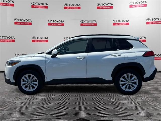 2024 Toyota Corolla Cross LE