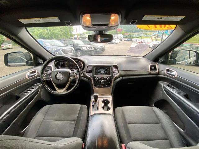 2017 Jeep Grand Cherokee Laredo 4x4
