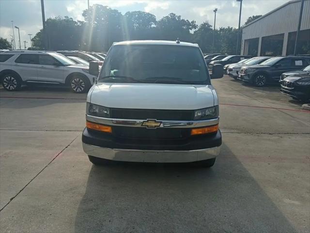 2025 Chevrolet Express Passenger RWD 3500 Extended Wheelbase LT