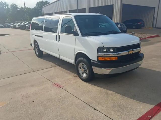 2025 Chevrolet Express Passenger RWD 3500 Extended Wheelbase LT