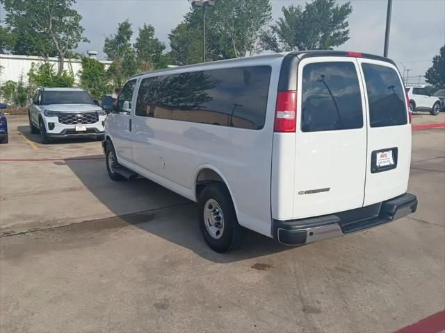 2025 Chevrolet Express Passenger RWD 3500 Extended Wheelbase LT