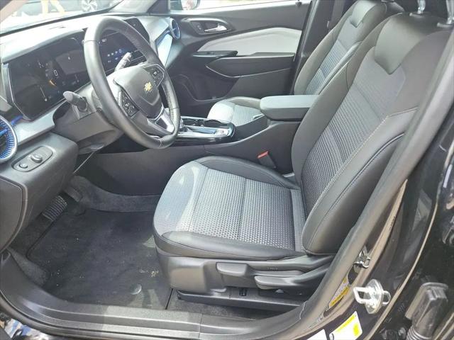 2025 Chevrolet Trax FWD LT