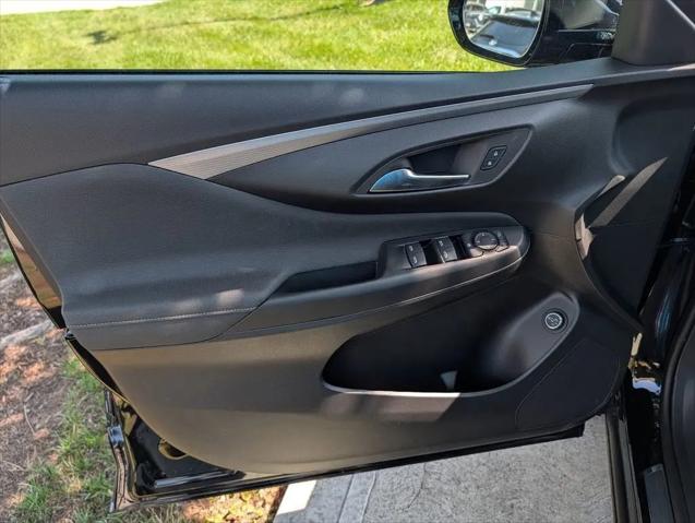 2026 Buick NV Avenir FWD