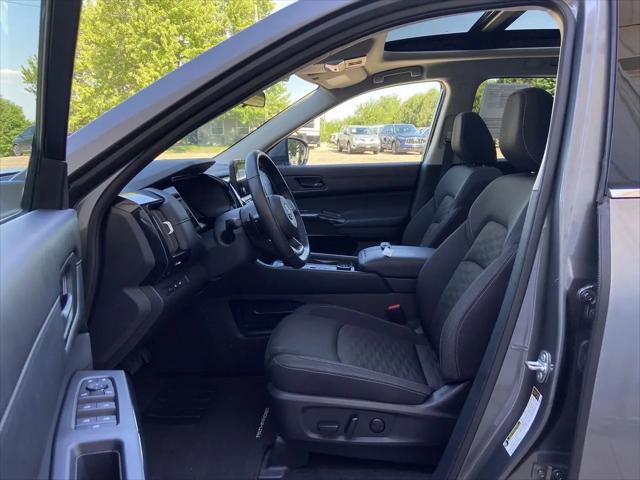 2024 Nissan Pathfinder SV 4WD