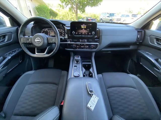 2024 Nissan Pathfinder SV 4WD