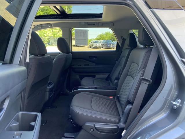 2024 Nissan Pathfinder SV 4WD