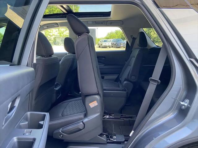 2024 Nissan Pathfinder SV 4WD